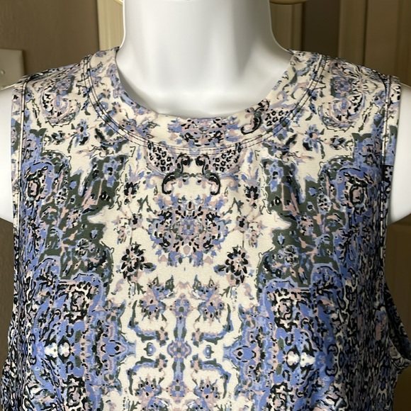 AB Studio Sleeveless Top in size L - Picture 4 of 5